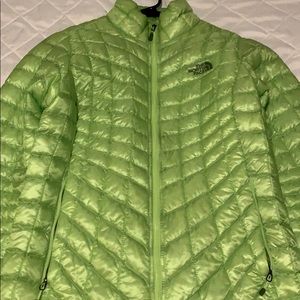 Green north face size small